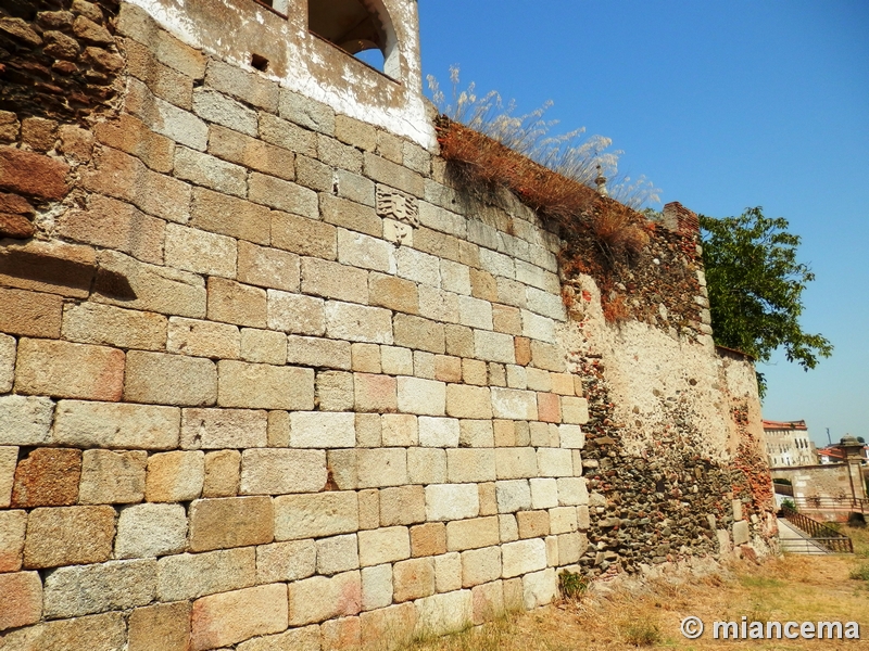 Muralla urbana de Coria