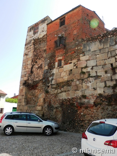 Muralla urbana de Coria