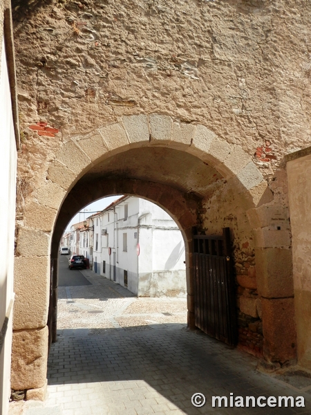 Muralla urbana de Coria