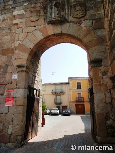 Muralla urbana de Coria