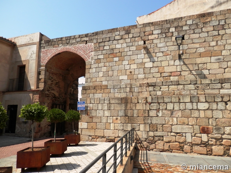 Muralla urbana de Coria