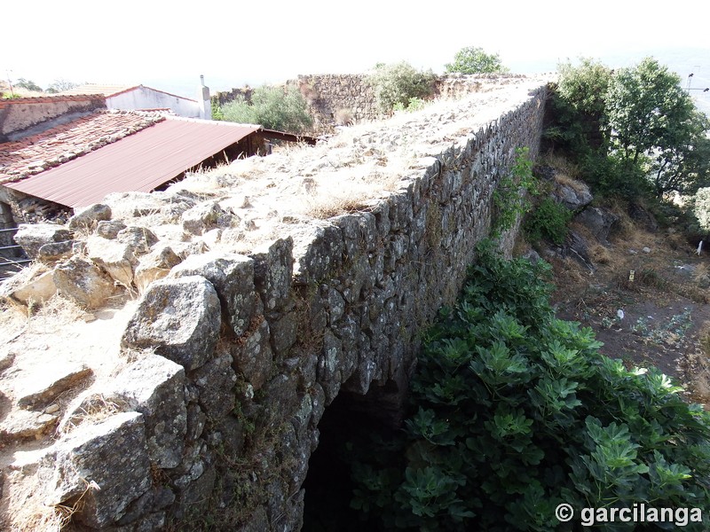 Muralla urbana de Santibáñez el Alto