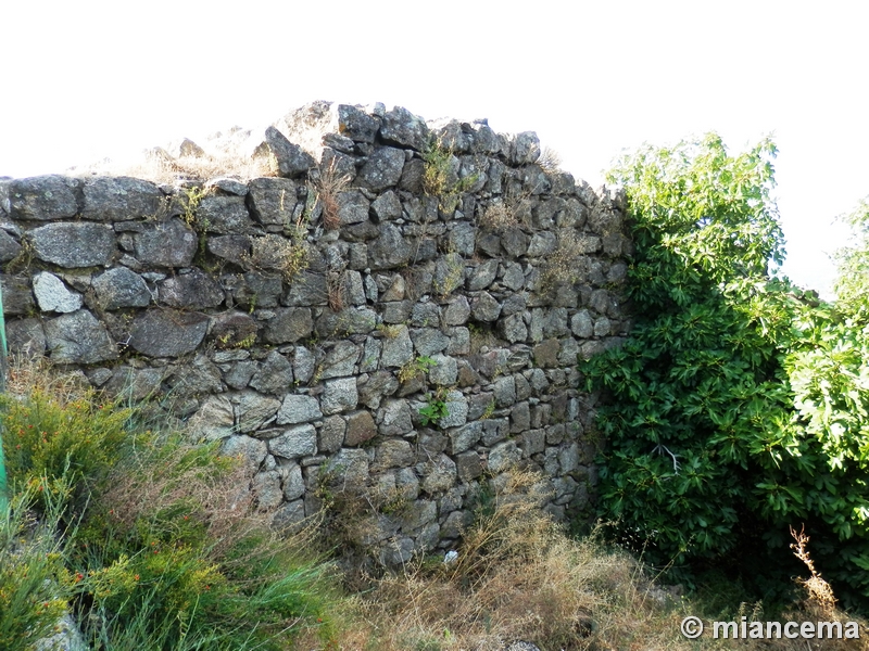 Muralla urbana de Santibáñez el Alto