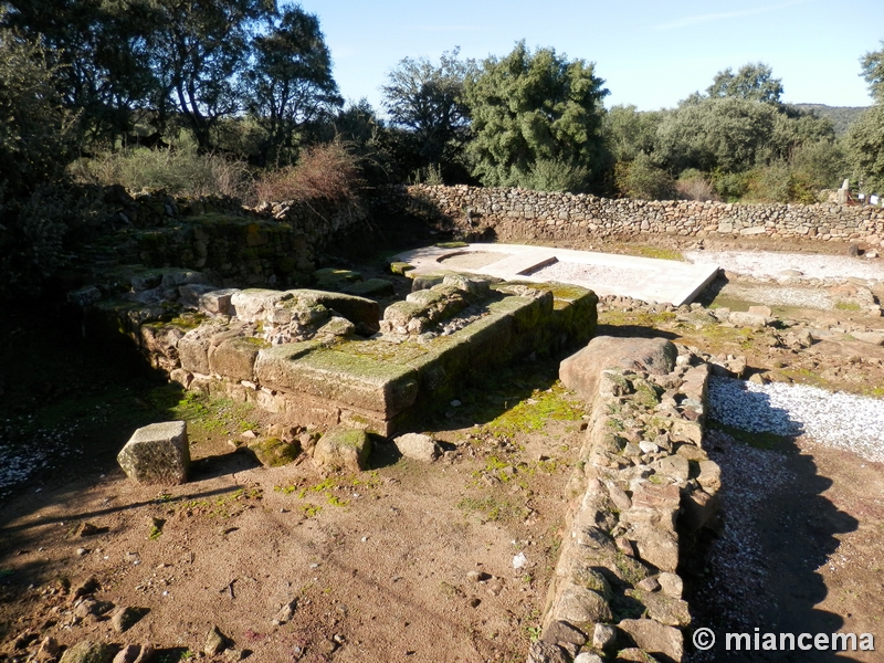 Puerta Suroeste de Cáparra