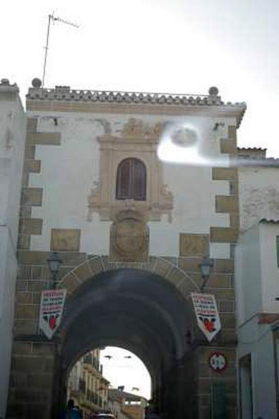 Muralla abaluartada de Alcántara