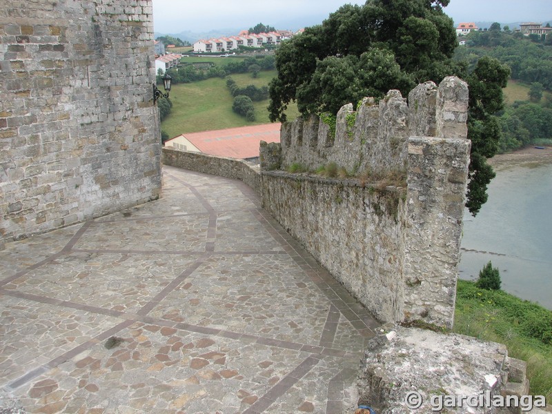 Muralla urbana de San Vicente de la Barquera