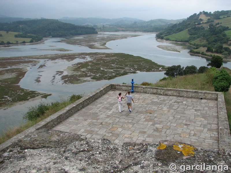 Muralla urbana de San Vicente de la Barquera