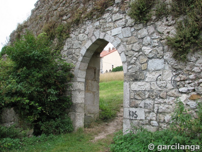 Muralla urbana de San Vicente de la Barquera