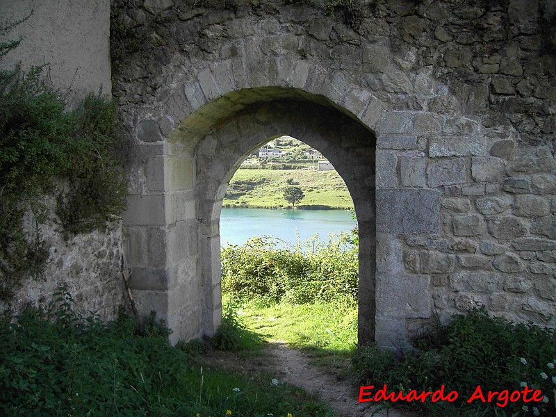 Muralla urbana de San Vicente de la Barquera