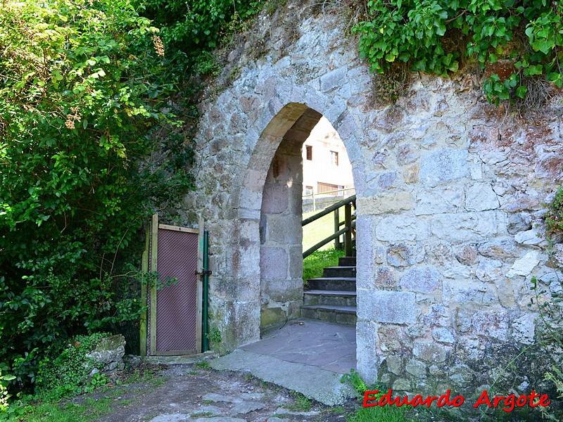 Muralla urbana de San Vicente de la Barquera