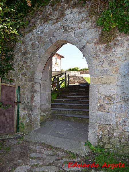 Muralla urbana de San Vicente de la Barquera