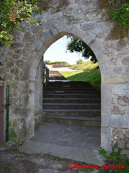 Muralla urbana de San Vicente de la Barquera