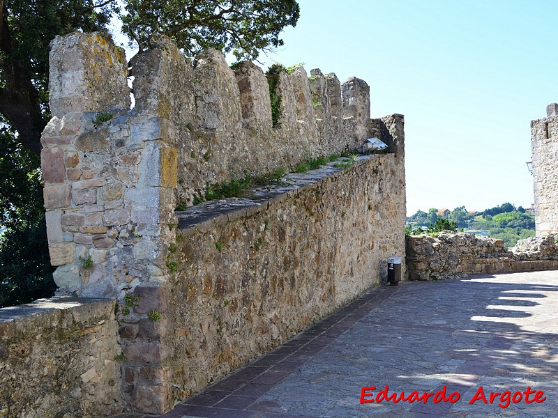 Muralla urbana de San Vicente de la Barquera