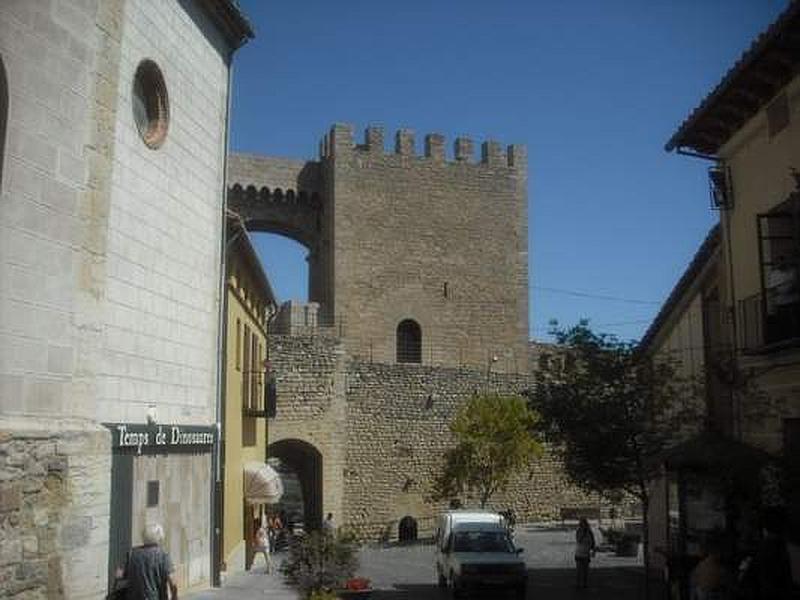 Puerta y torres de San Miguel