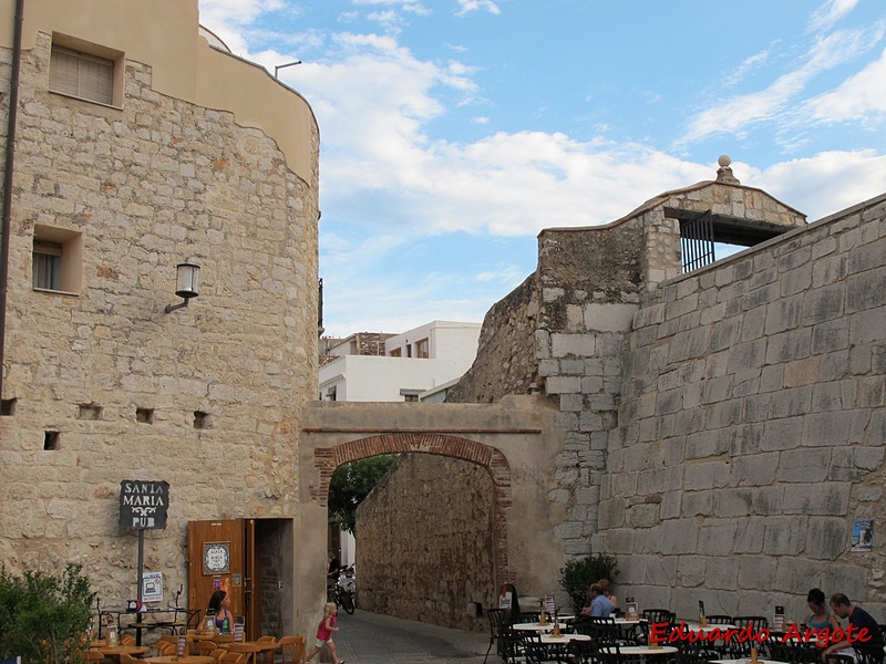 Plaza de Les Caseres