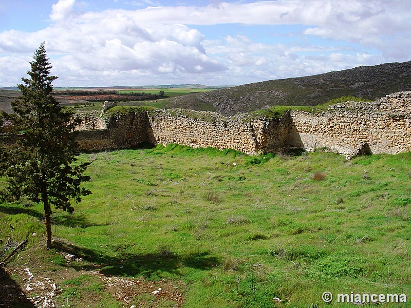 Muralla urbana de Uclés