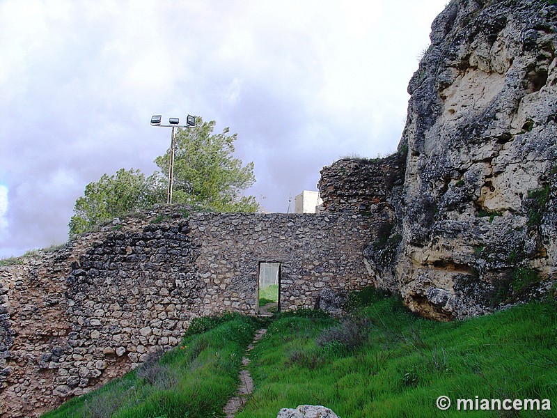 Muralla urbana de Uclés