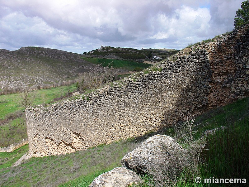 Muralla urbana de Uclés