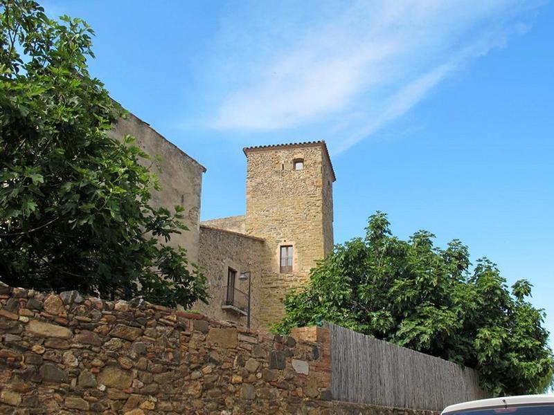 Muralla urbana de Cruïlles