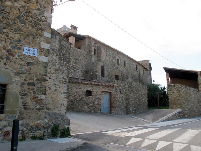 Muralla urbana de Cruïlles