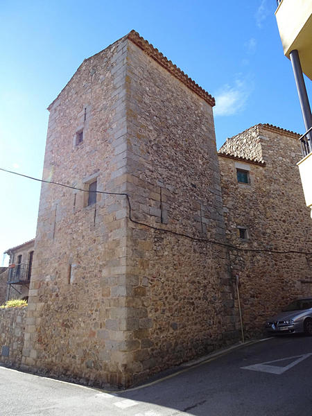 Muralla urbana de Capmany