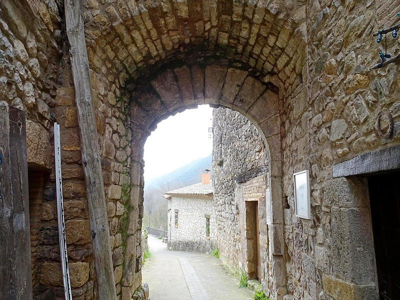 Portal de Albanyà