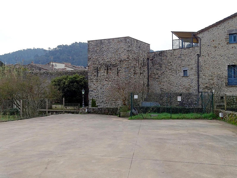 Muralla urbana de Sant Llorenç de la Muga