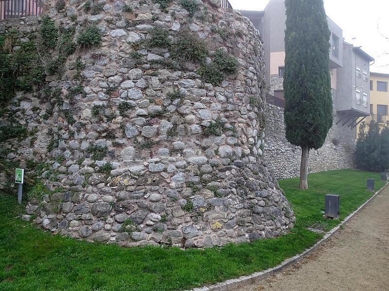 Muralla urbana de Sant Joan de les Abadesses