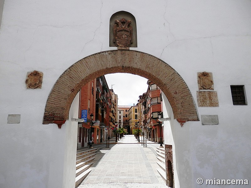 Puerta de San Torcuato