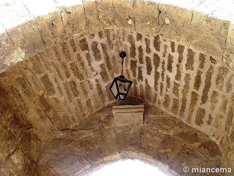 Puerta de Santa María de la Cabeza