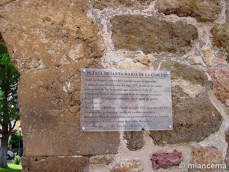 Puerta de Santa María de la Cabeza