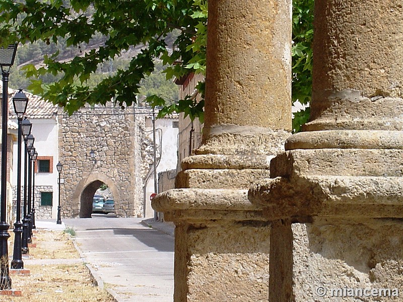 Muralla urbana de Almonacid de Zorita