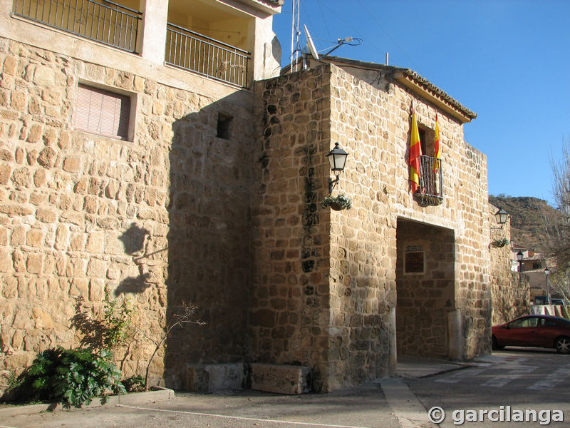 Puerta de la muralla de Zorita de los Canes