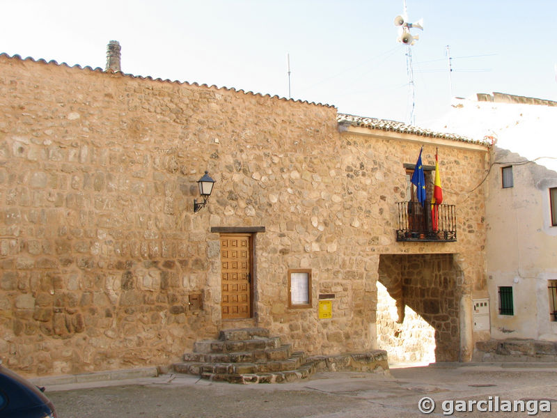 Puerta de la muralla de Zorita de los Canes