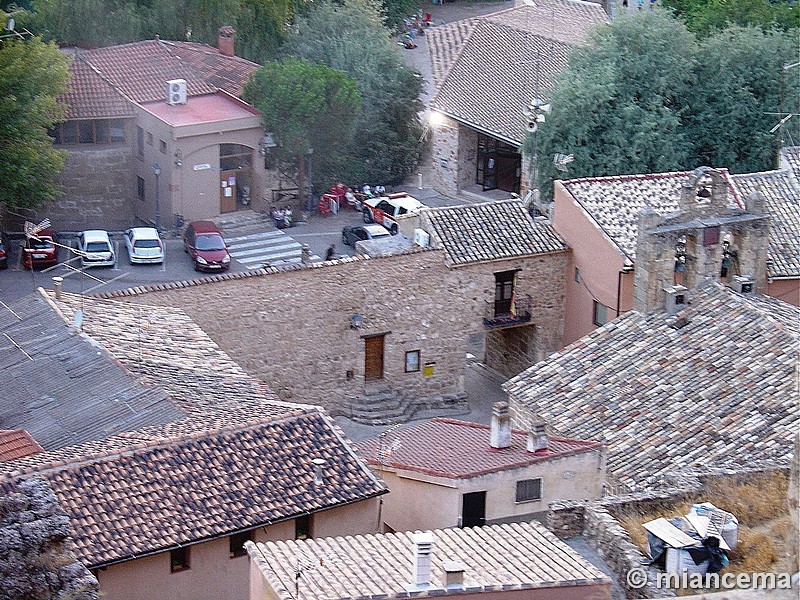 Puerta de la muralla de Zorita de los Canes