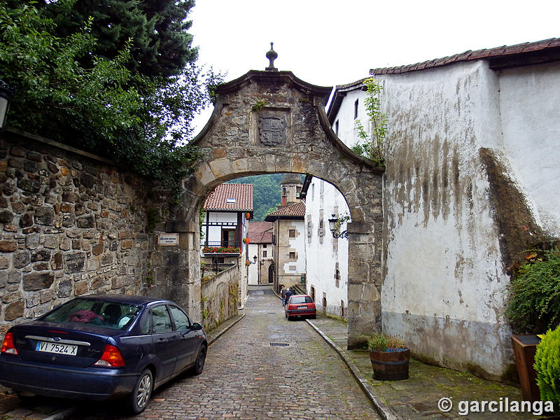 Muralla urbana de Leintz-Gatzaga