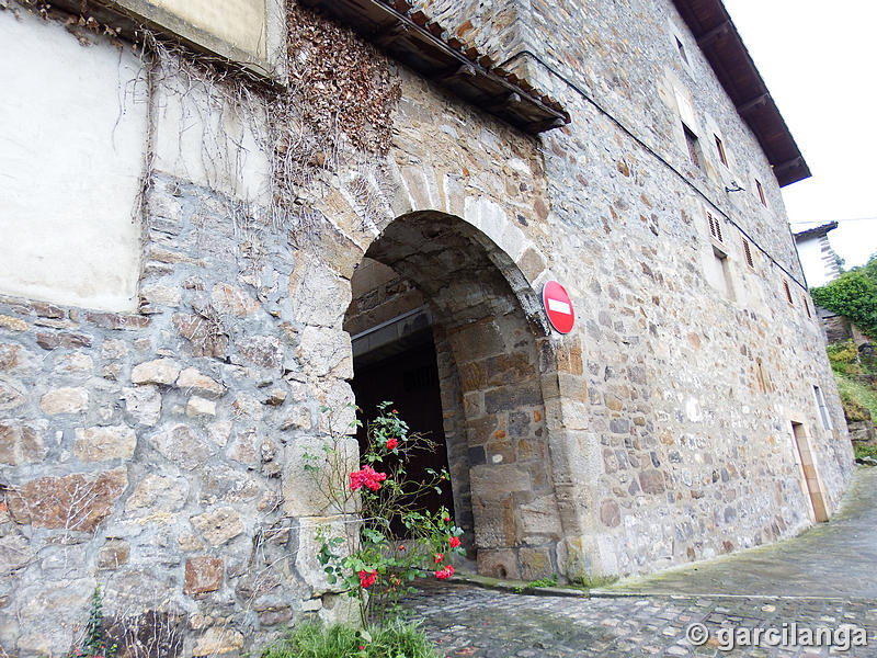 Muralla urbana de Leintz-Gatzaga