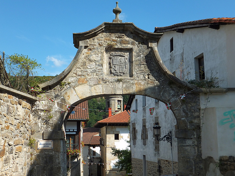 Muralla urbana de Leintz-Gatzaga