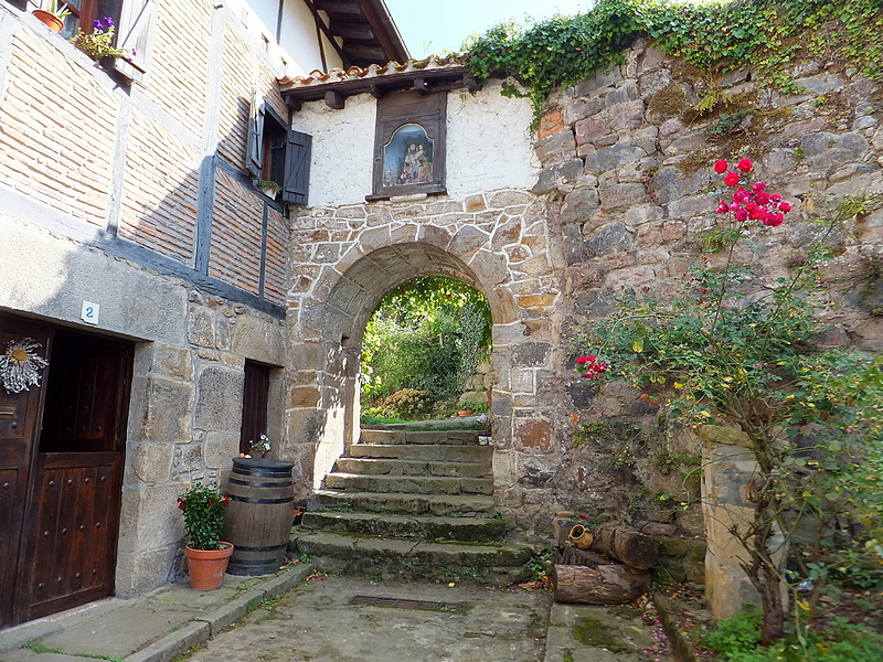 Muralla urbana de Leintz-Gatzaga