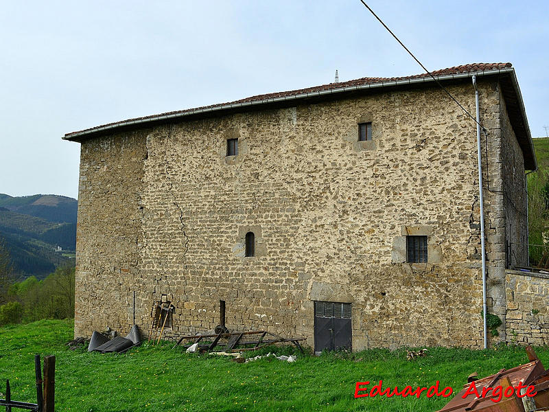 Casa torre Lamariñotorrea