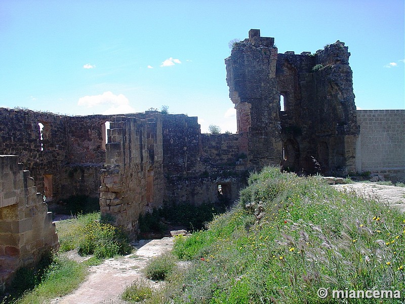 Castillo de Montearagón