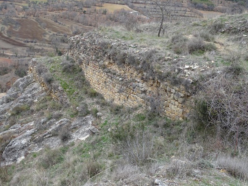 Castillo antiguo de Arén