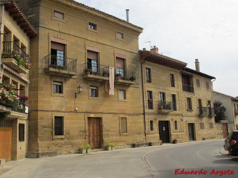 Muralla urbana de Briones