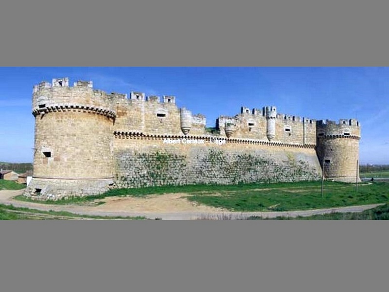 Castillo de Grajal de Campos