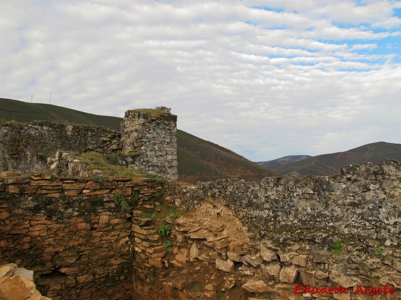 Castillo de Sarracín