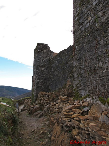 Castillo de Sarracín