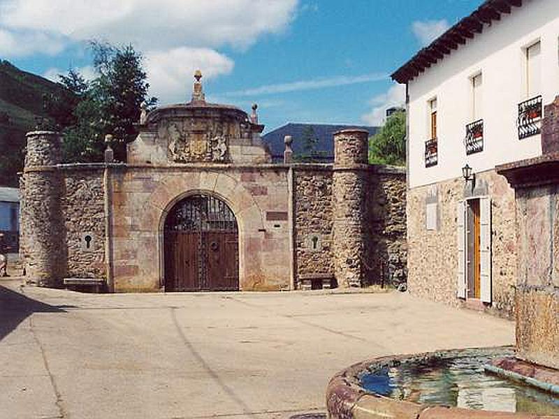 Castillo palacio de los Quiñones