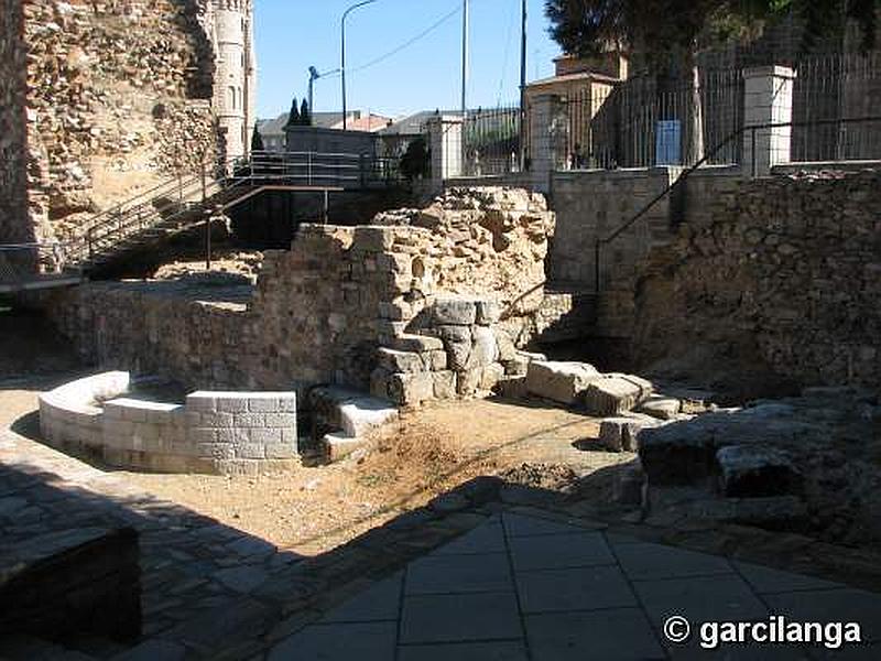 Puerta romana del Hierro