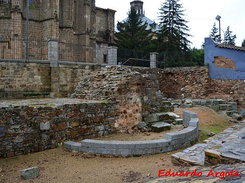 Puerta romana del Hierro