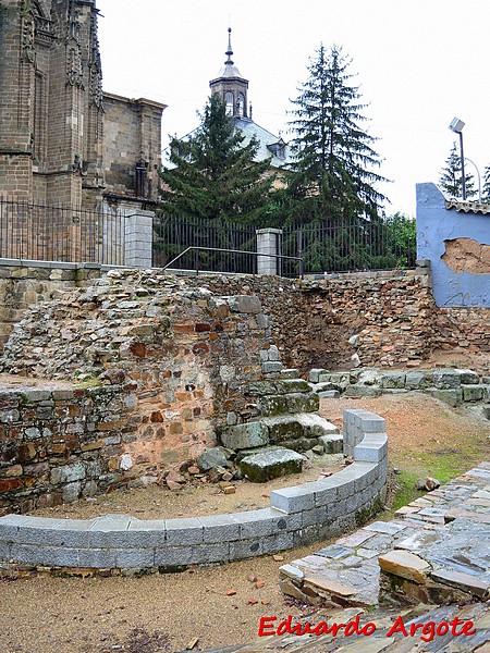 Puerta romana del Hierro